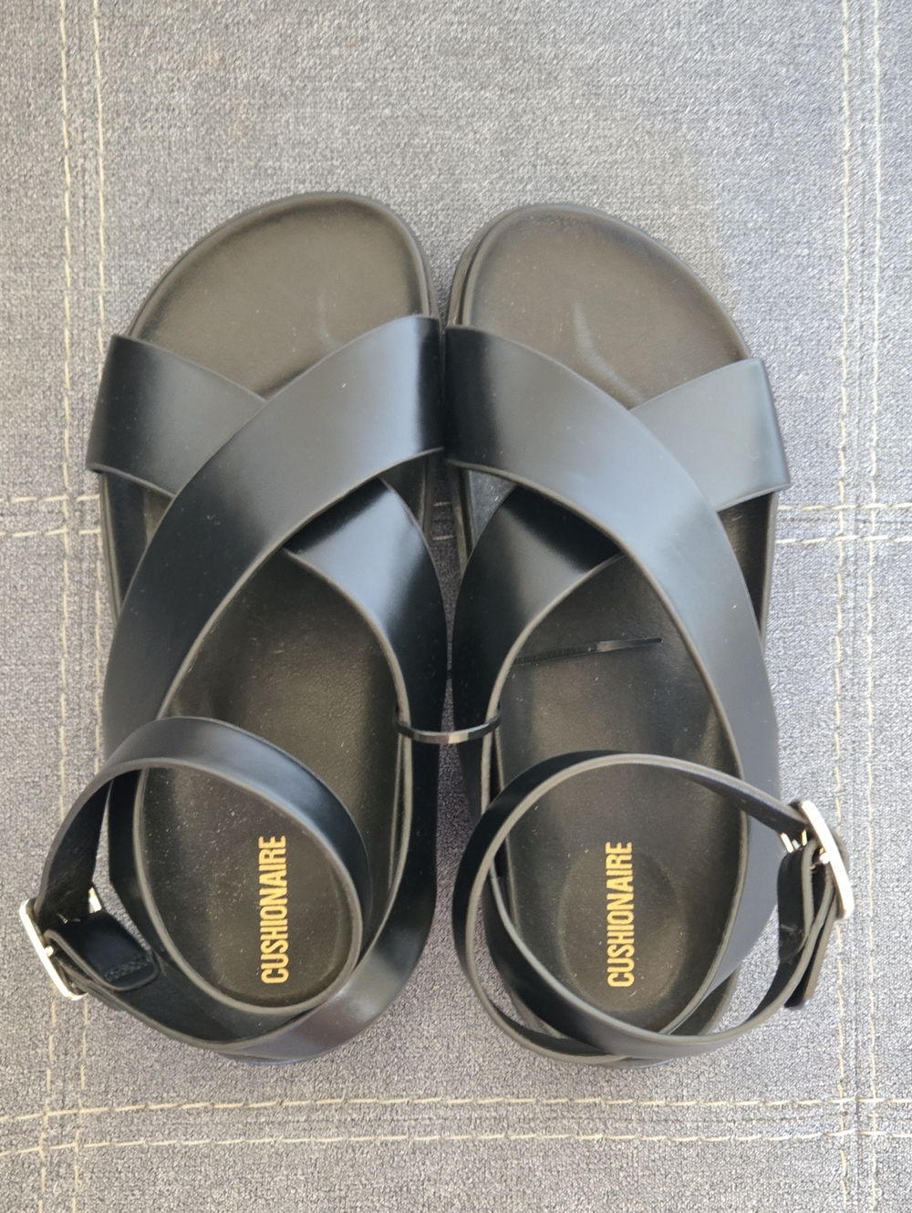 Cushionaire Black Ankle Strap Cross Sandals